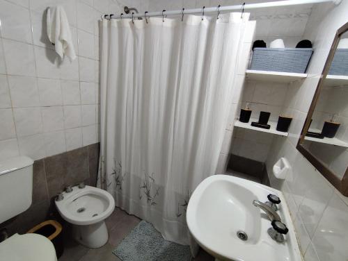 Koupelna v ubytování Departamento céntrico
