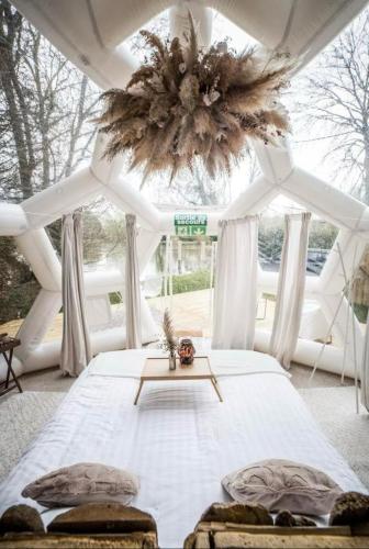 Le Dôme, séjour sous les étoiles au bord du lac