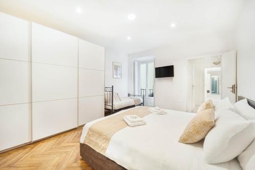 Elegant Apartment - Central, 10 Min to Duomo