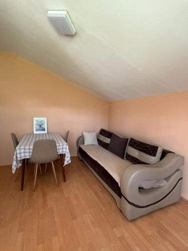 O zonă de relaxare la Pafi Apartment
