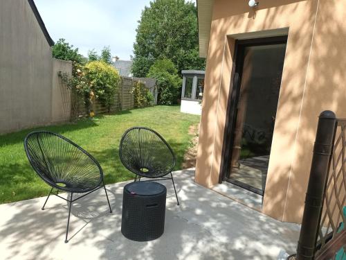 Κήπος έξω από το Studio indépendant au coeur de Locmaria-Plouzané