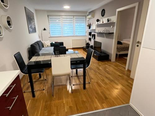 Kuchyň nebo kuchyňský kout v ubytování Oaza Apartman Arena Zagreb 2