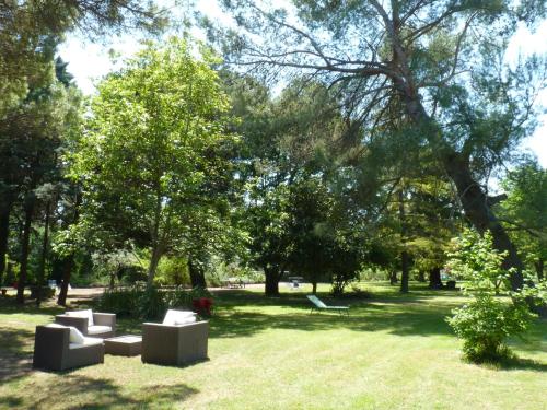 Domaine de Rhodes - 5 Chambres et 7 locations de vacances photo 29