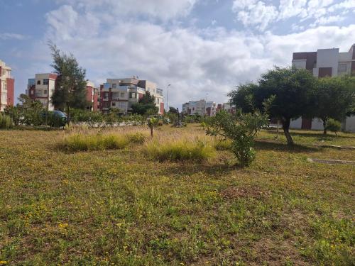 Κήπος έξω από το Tanger à quelques mètres de la plage