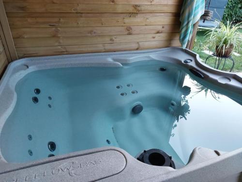 Photo de la galerie de l'établissement Maison avec SPA à 3 min à pied de la plage et des commerces, à La Croix-Valmer