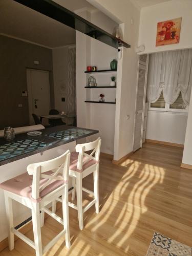 Bright Apartment with Balcony - Metro C 3 min - Colosseum 15 min - Self check-in