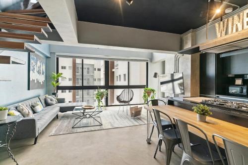 PH Loft, 3floors,Private Jacuzzi n terrace,Kingbed