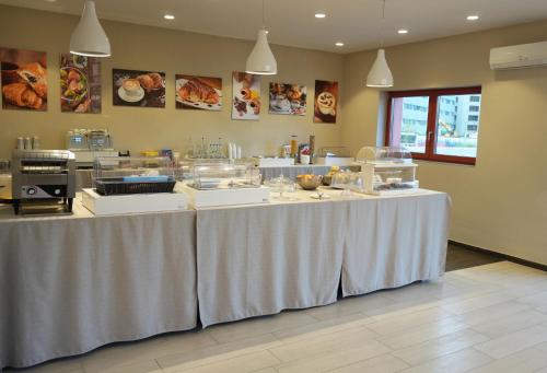 Makanan di atau berdekatan hotel