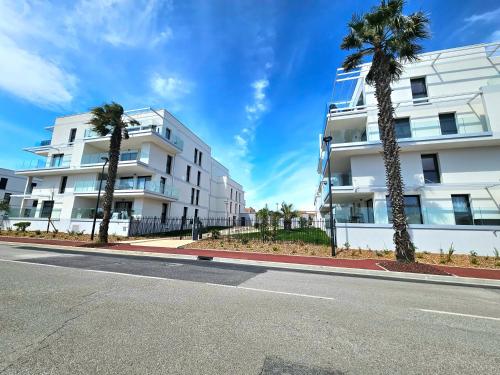 Grand T3 cosy avec terrasse 3mn plage & commerces