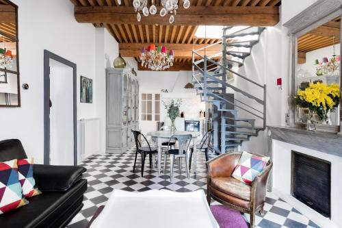 Modern Provençal Village House of 1300 Square Feet