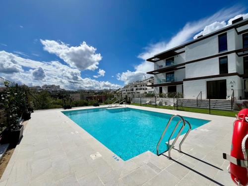 Stylish Boutique Apt Estepona - Relaxing stay Pool Free Parking