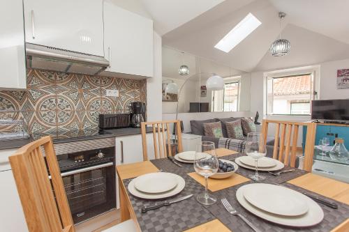 Principe Real 2 bedrooms 2 bathrooms, AIR-CON, Wi-Fi, 3rd floor