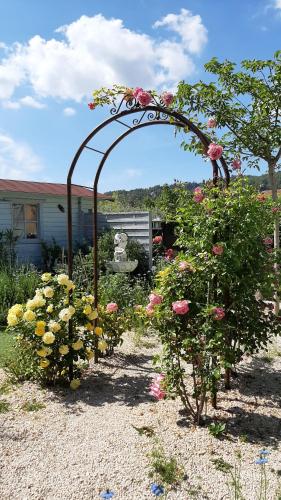 Photo de la galerie de l'établissement Eclats du Sud, villa les Cigales avec piscine, proche Cassis, meublé de tourisme 3 étoiles, à Auriol