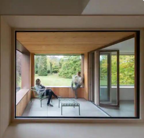 Appartement design dans un écrin végétal