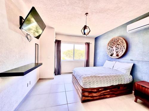 TV a/nebo společenská místnost v ubytování Private jacuzzi and pool 2 level house