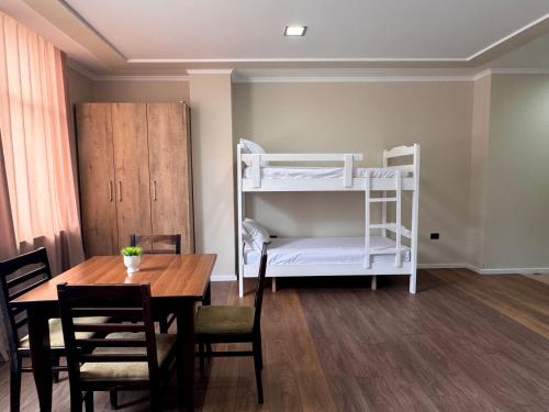 Postel nebo postele na pokoji v ubytování Vila Diora Hostel