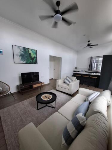 The Village Getaway- 2 Bedroom with luxury comfort and convenience