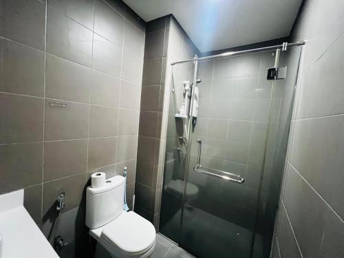 Ένα μπάνιο στο Mercu Summer Suites Klcc By Tasrifa