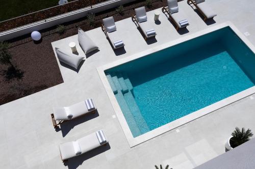 Terra House Luxury Living Between Mountain & Sea