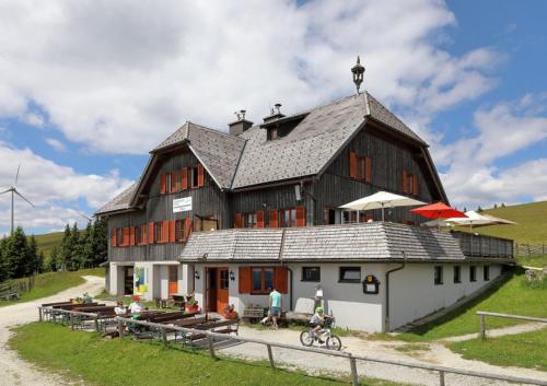 Roseggerhaus, Pretul 1588m