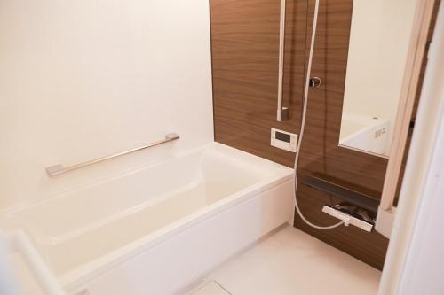 Barrier-free 65 inch TV, enjoy Netflix, luxury mattress