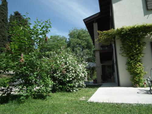 Jardín al aire libre en L'Isolo b&b e case vacanza