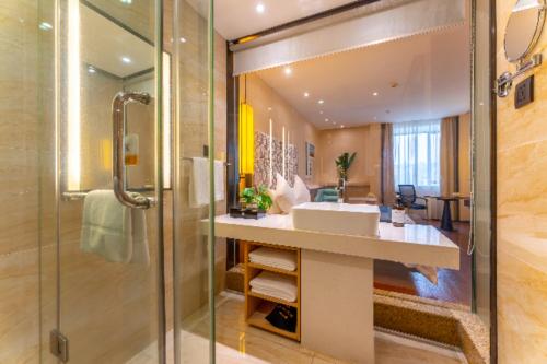 Salle de bains dans l'établissement Echeng Hotel Liuzhou Central Plaza Pedestrian Street