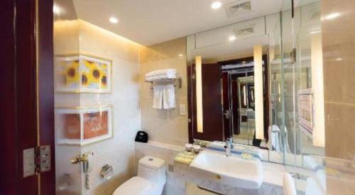 Koupelna v ubytování Inzone Garlnd Hotel Zhangqiu