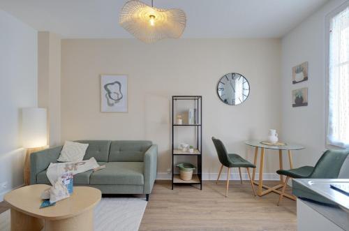 Χώρος καθιστικού στο Central - 800 m Gare - Parking - Climatisé