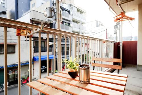 大国町201 newopen 難波から地下鉄で1駅, 大国町駅から徒歩7分, ホテル仕様のベッドカバーとタオルを使用