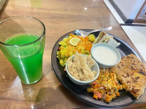 Jídlo v hotelu nebo okolí