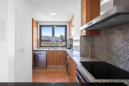 Sea View & Mountain View Apartment with Private Jacuzzi - Sunset Golf, Estepona photo 11