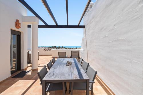 Sea View & Mountain View Apartment with Private Jacuzzi - Sunset Golf, Estepona photo 19