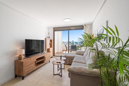 Sea View & Mountain View Apartment with Private Jacuzzi - Sunset Golf, Estepona photo 6