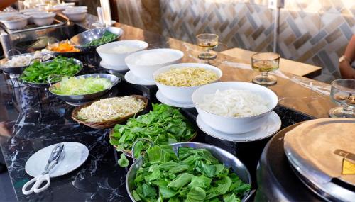 ホテルの敷地内または近くでの食事または食べ物