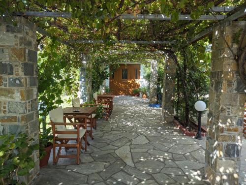 Φωτογραφία από το άλμπουμ του Guesthouse Christos στη Σκόπελο