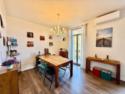 Photo de la galerie de l'établissement A016 - Beautiful apartment for 6 center Cannes, à Cannes