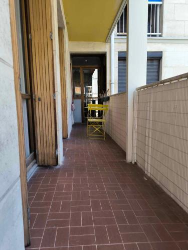 Appartement spacieux, parking, climatisation, rétroprojecteur