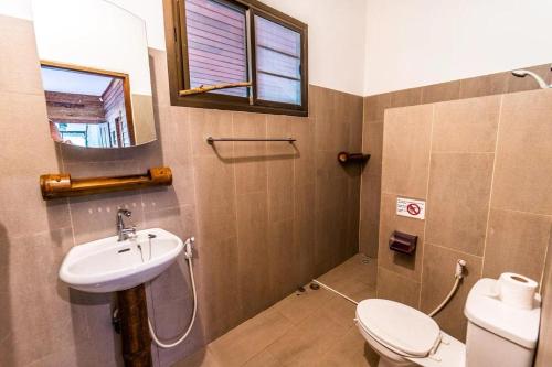 Koupelna v ubytování Villa Primor madawan 3BR with pool
