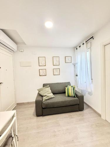 Metro Avenida de América 11 AMCH Hospedaje