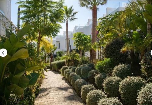 Luxury Townhouse with Stunning Sea & Mountain Views