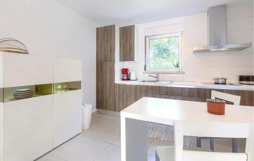 Nice Home In Umag With House Sea View