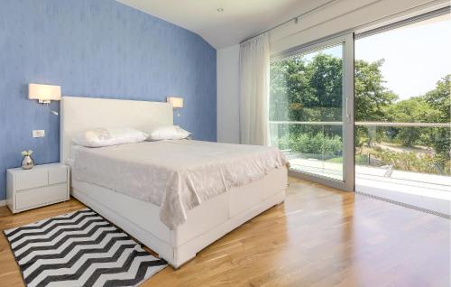Nice Home In Umag With House Sea View