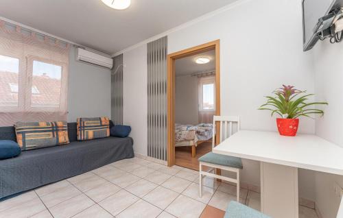Nice Apartment In Biograd Na Moru With Wifi