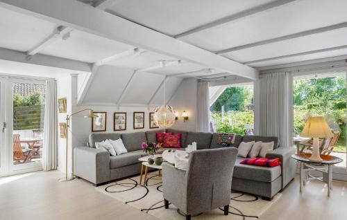 Posezení v ubytování 3 Bedroom Cozy Home In Hadsund