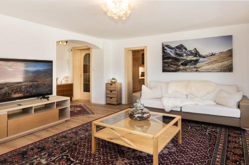 Televisyen dan/atau pusat hiburan di Haus Baum - Oberstdorf