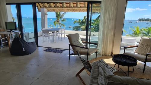 La Mivoie Beachfront Penthouse