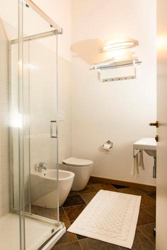 Ένα μπάνιο στο Villa Barbara - Slow Wine Estate with Private Pool, Air Conditioning and Panoramic Views on Wineyards