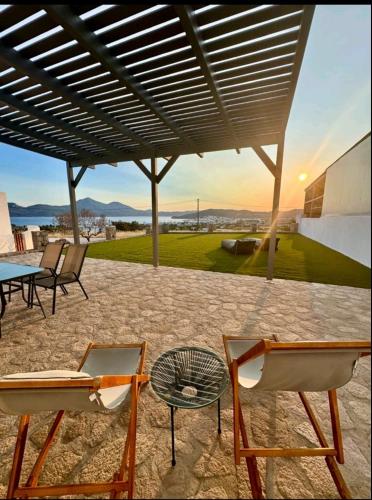 Sea, Sunset & Garden View Parasporos Houses, Milos