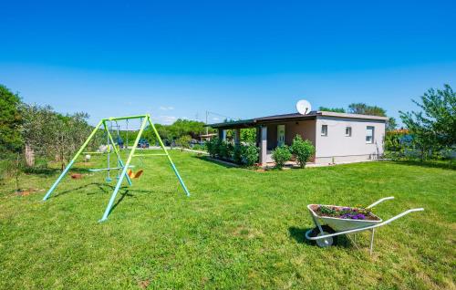 2 Bedroom Nice Home In Pula